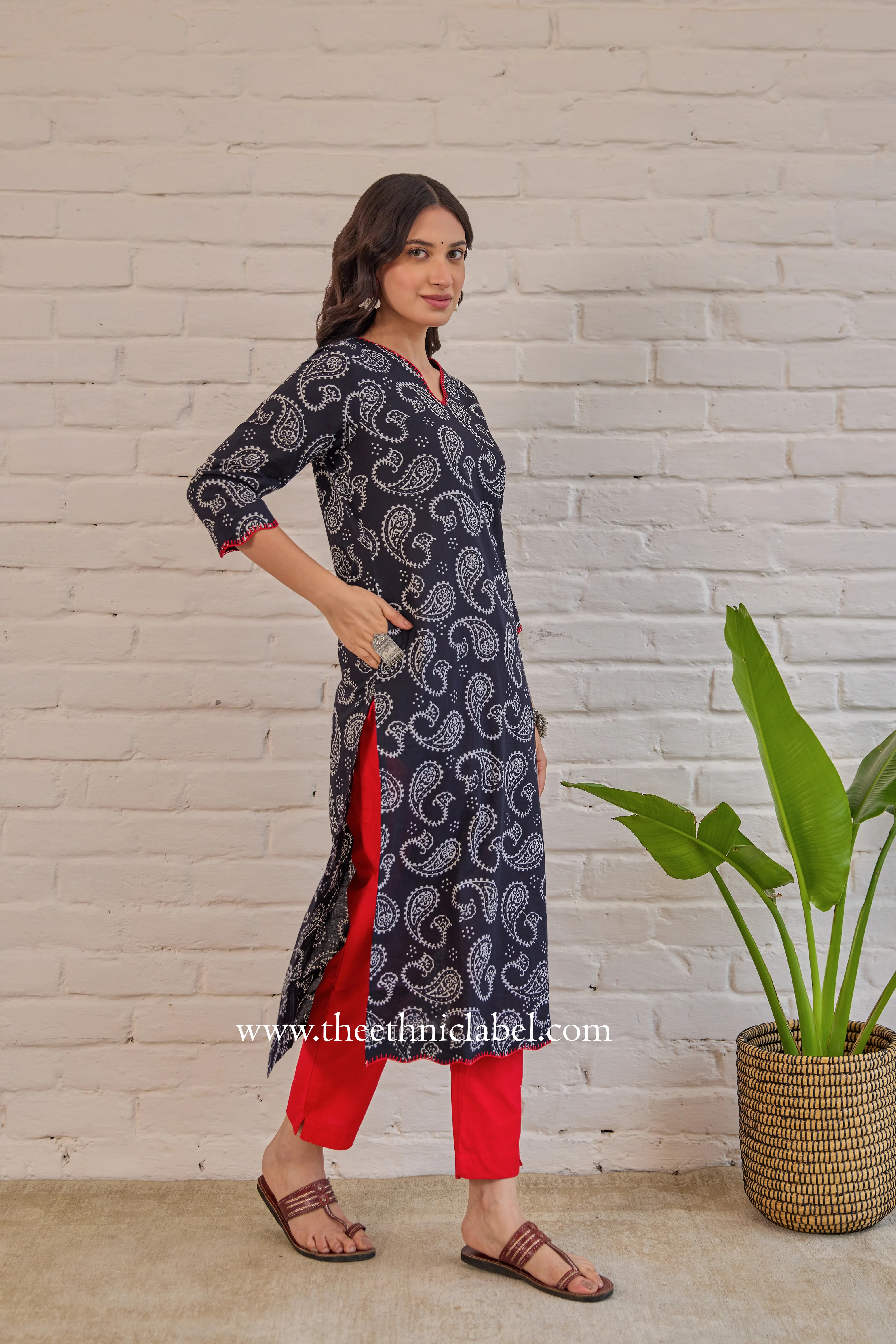 "Shyama" Hand Block Printed Scalloped Cotton kurta - Image 4