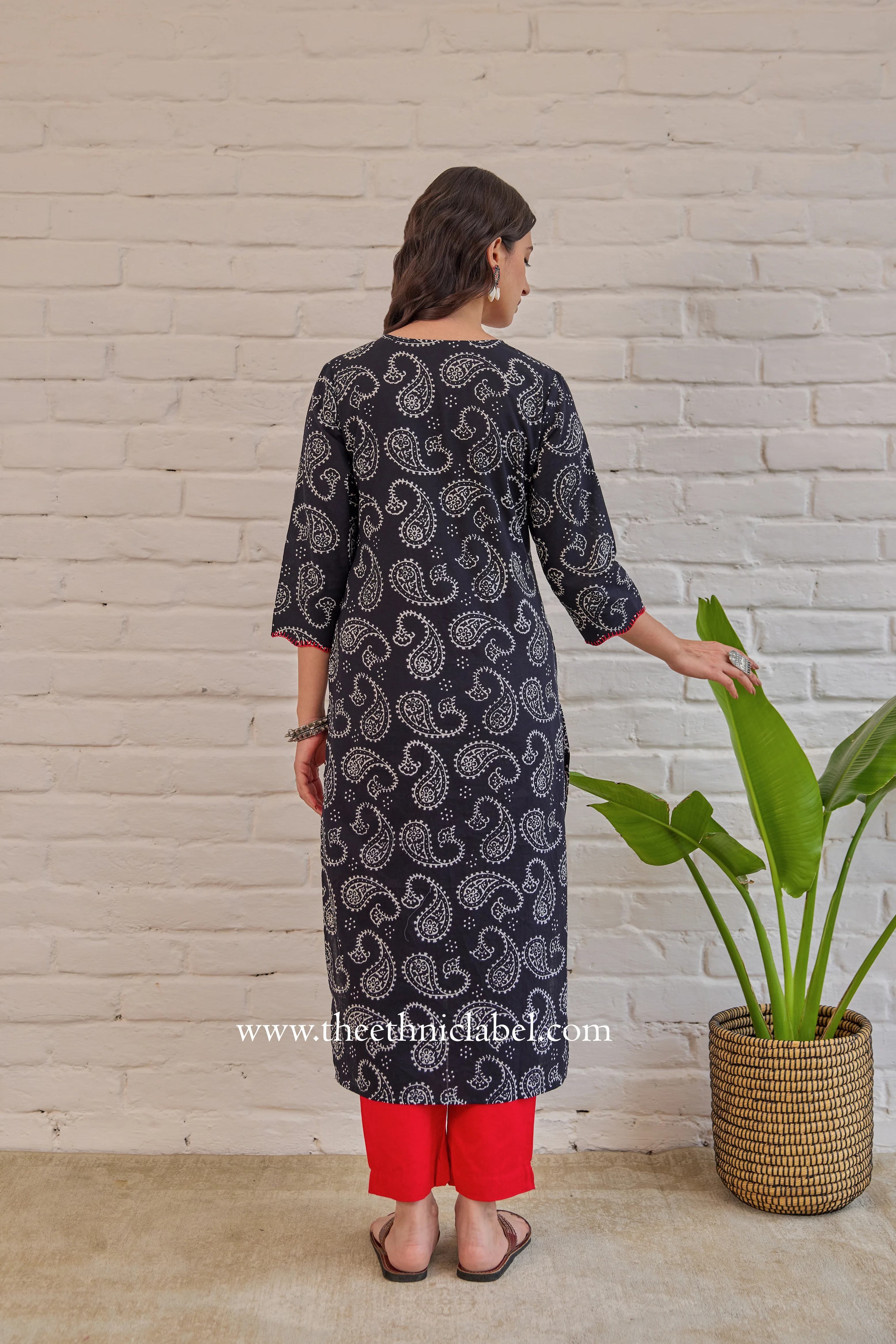 "Shyama" Hand Block Printed Scalloped Cotton kurta - Image 5