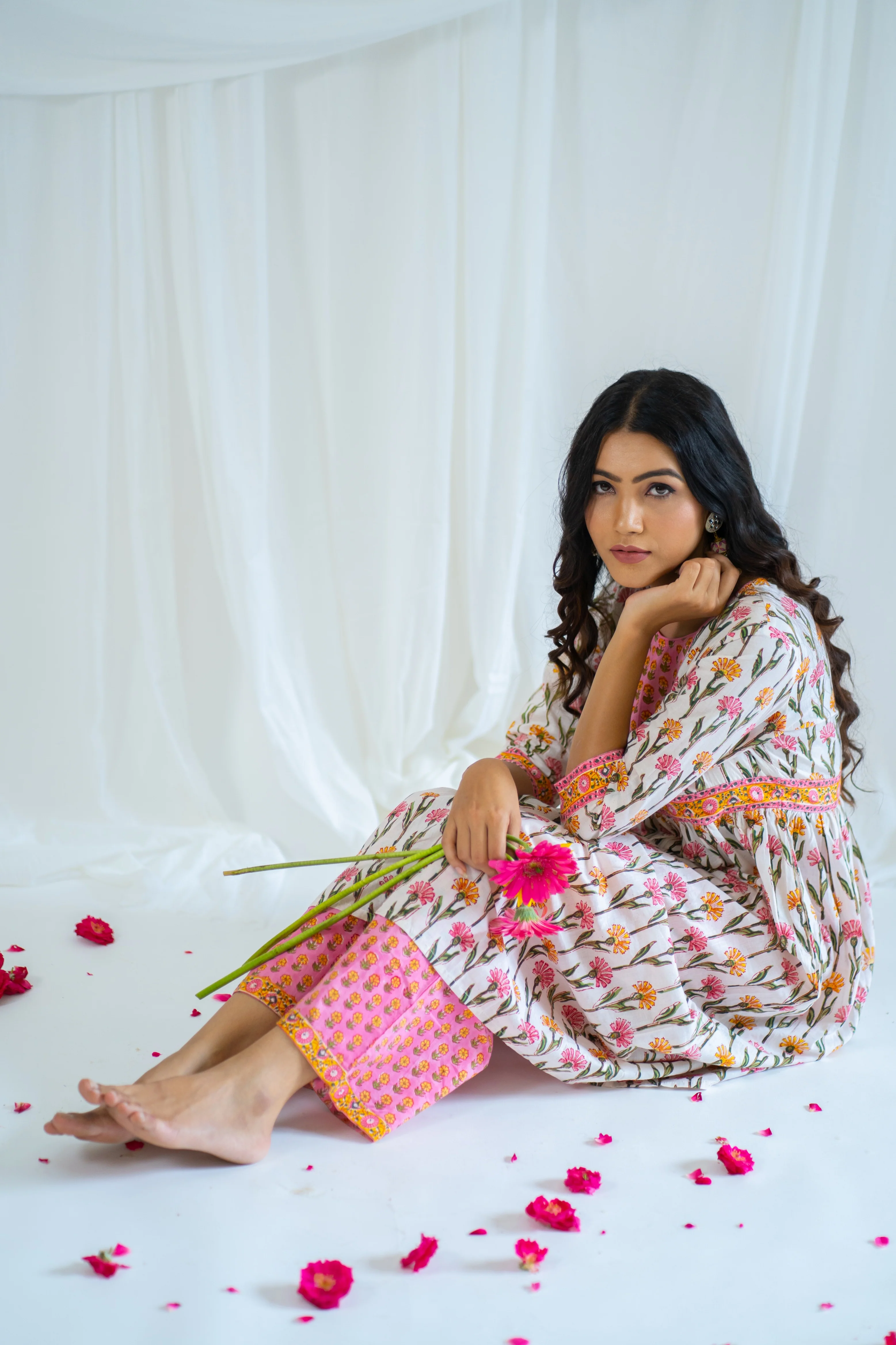 White Multi Flora Hand Block Printed Suit Set-2pc - Image 7