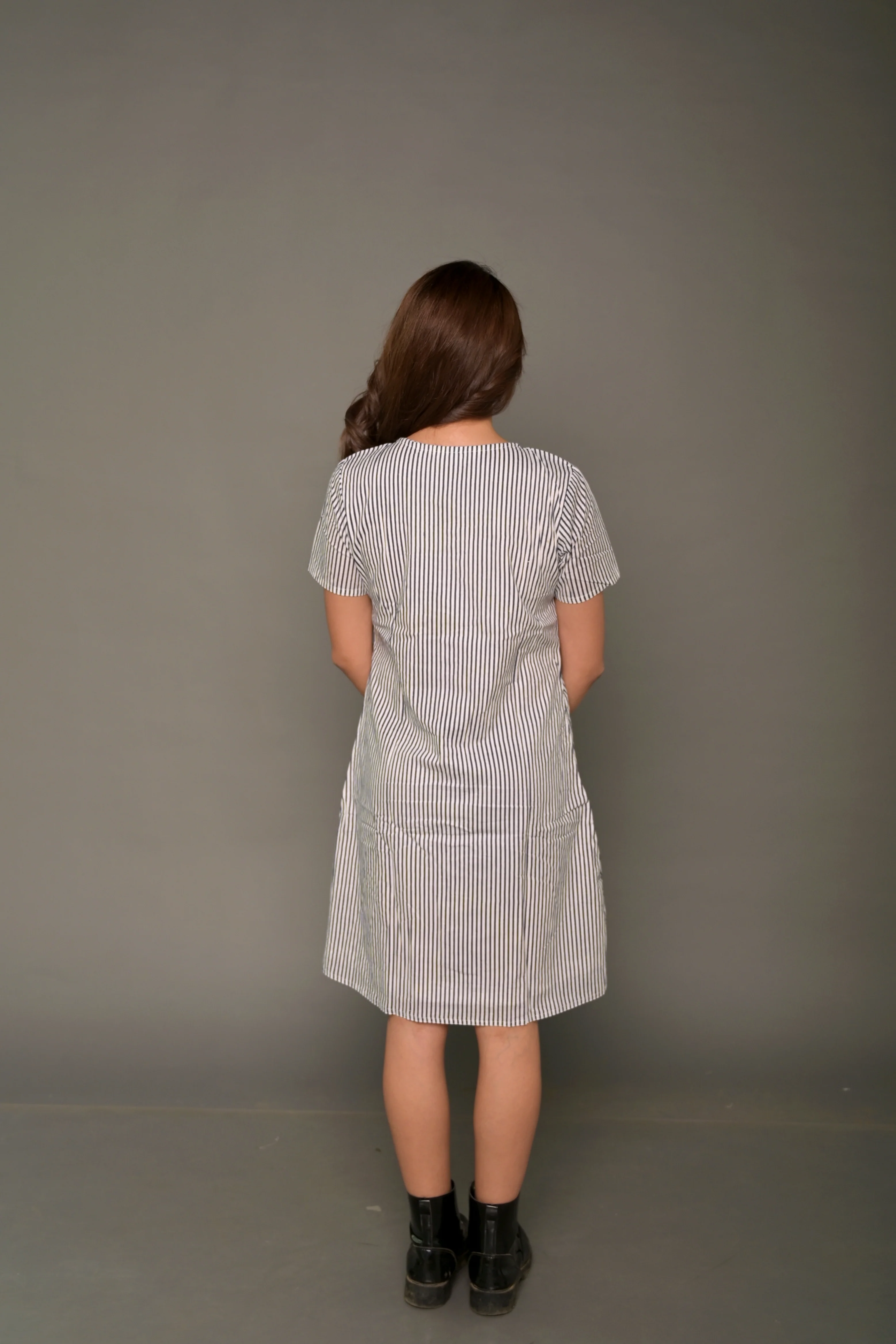 White & Black 'Brilliant' Striped Cotton Dress - Image 6