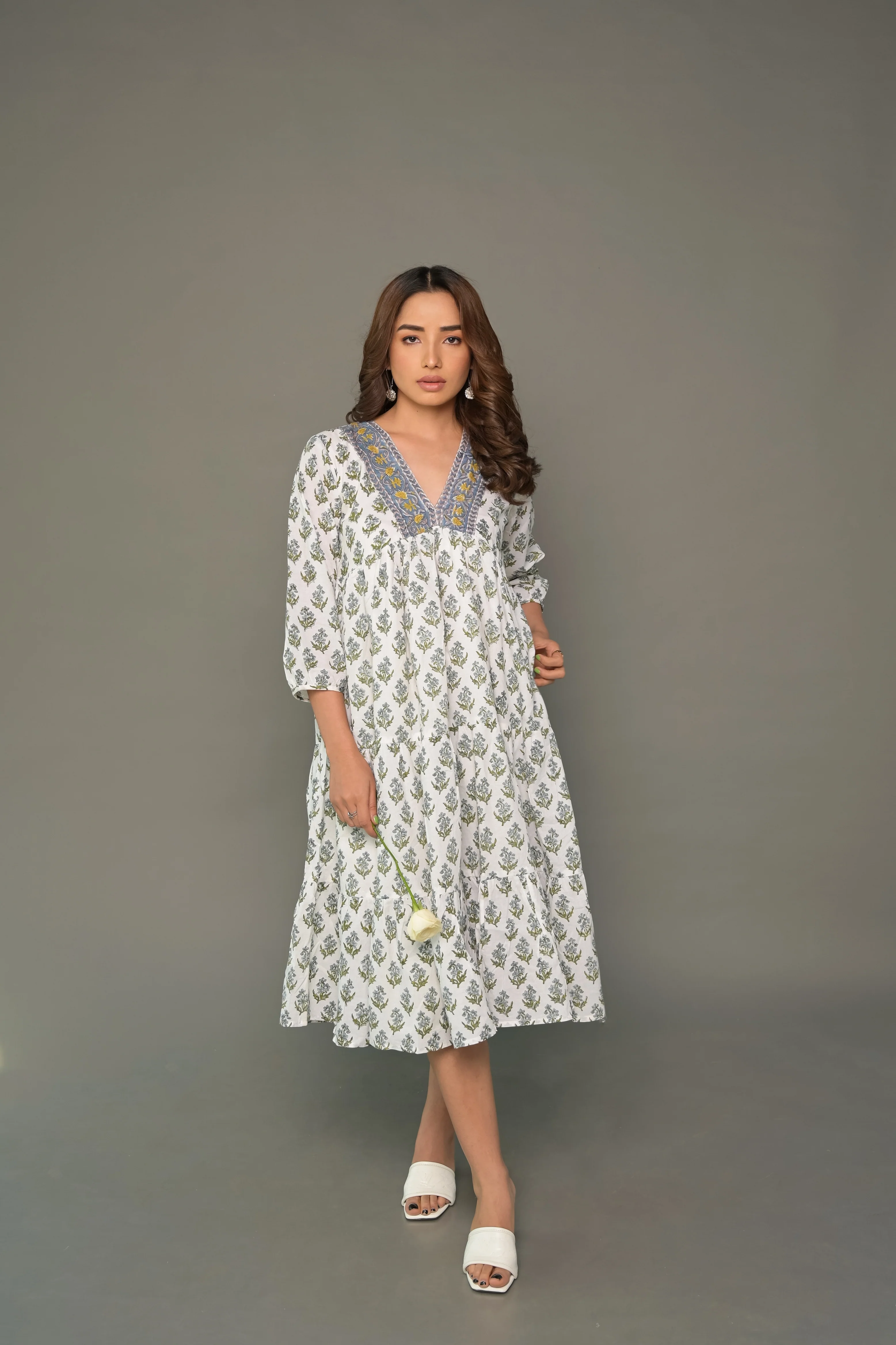 White Floral ‘Bewildering’ Printed Cotton Dress - Image 5